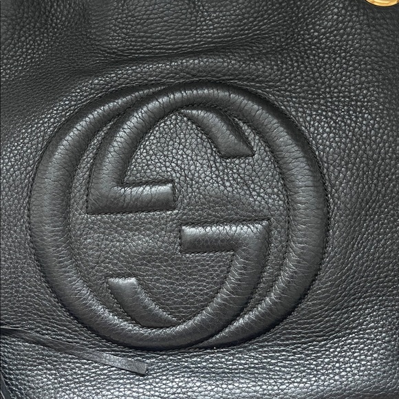 Gucci Black Pebbled Leather Shoulder Bag with Gold Chains - Picture 4 of 13